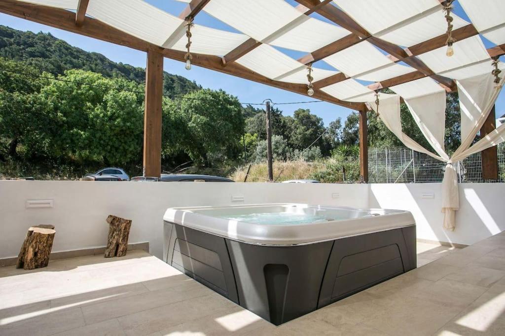 La Vie Est Belle - Ialysos, Rhodes Holiday home *
